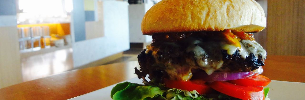 Edgewater Dining and Lounge