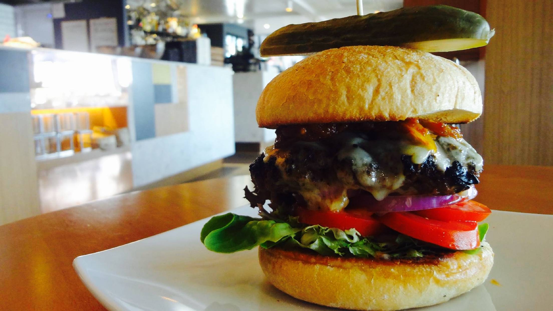 Edgewater Dining and Lounge