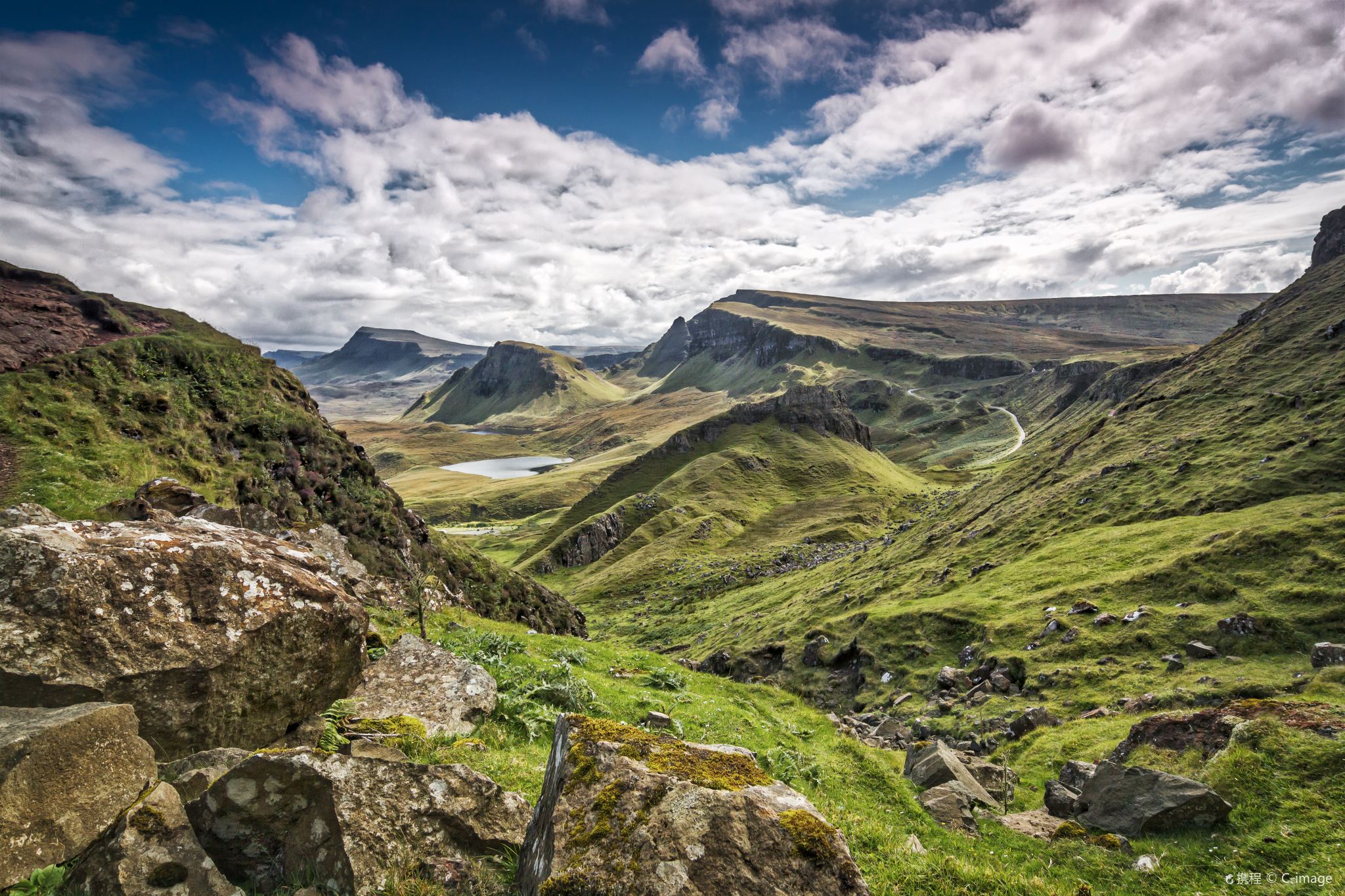 1-day tour to Loch Ness + Glen Coe in the Scottish Highlands, UK (Chinese customer support | Small English-speaking group)