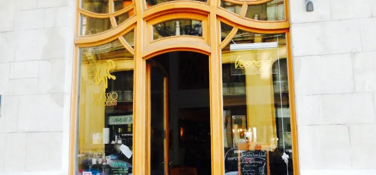 Art Nouveau Cafe