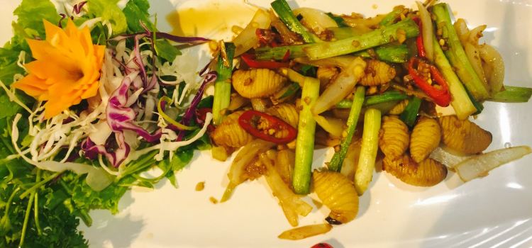 Hang Duong Quan seafood restaurant