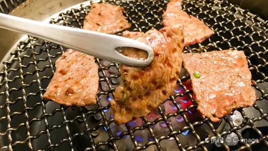 燒肉 Motobu牧場（那霸店）