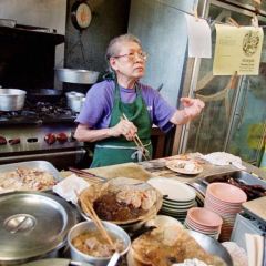 Helena's Hawaiian Food User Photo