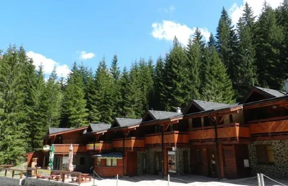 賈斯納貝拉普特公寓