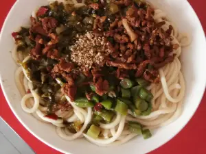 酸菜豆角肉丝饸饹(东关店)