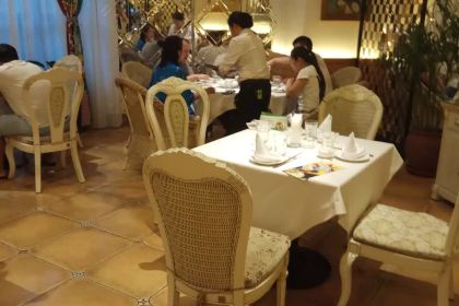 Huayuchuan Restaurant (huaihelu)