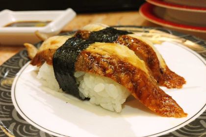 萬歲料理迴轉壽司(華貿店)