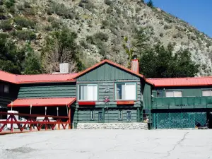 The Buckhorn Restaurant Lodge and Motel