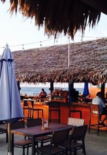 Macabuca Bar & Grill