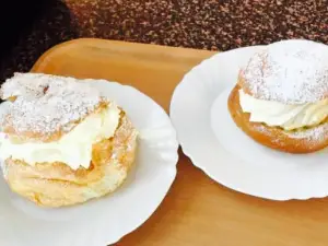Nelly's Cafe and bakery