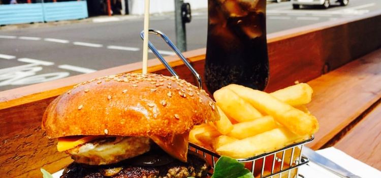 Busters Bar & Grill