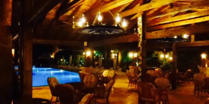 Almond Pergola Restaurant