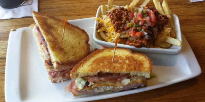 Applebee's Grill + Bar