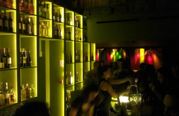 Fé Wine & Club