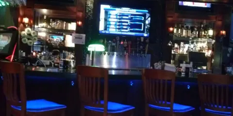 O'Quigleys Seafood Steamer & Oyster Sports Bar