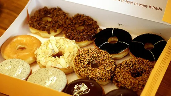 J.CO Donuts & Coffee