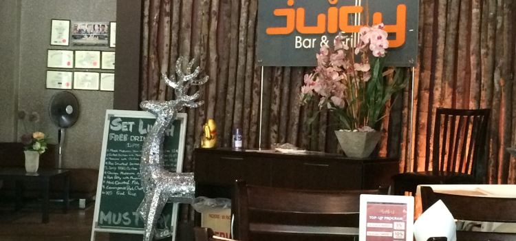 Juicy Bar & Grill
