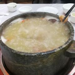 Cuihua Stone Pot Restaurant with Local features User Photo