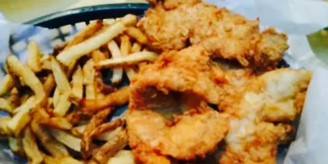 Pelican's Perch Bar & Grill