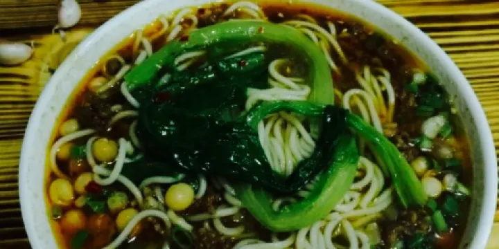 秦雲老太婆攤攤面