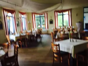 meri RESTAURANT