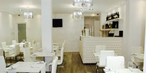 Restaurante White