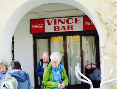 Vince Bar