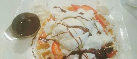 Spin Dessert Cafe and Bistro