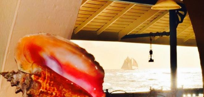 Castaways Bar & Grill
