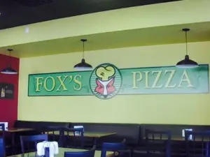 Fox's Pizza Den