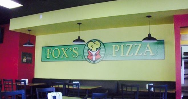 Fox's Pizza Den