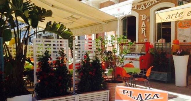 Plaza Bar