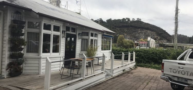Hallam's Waterfront Restaurant