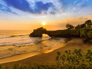 Tempio di Tanah Lot