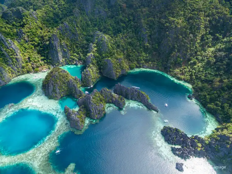 Các khách sạn gần Twin Lagoon