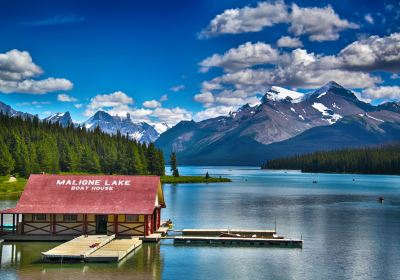 Maligne Lake