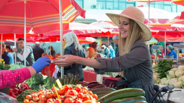 克羅地亞耶拉契奇總督廣場+失戀博物館+上城區+警示塔包車一日遊