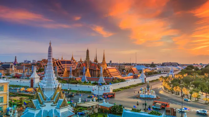 1. 🏙️ Bangkok-Destinasi Ramah Muslim di Thailand