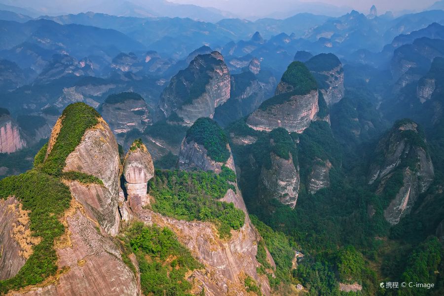 桂林丹霞八角寨景區