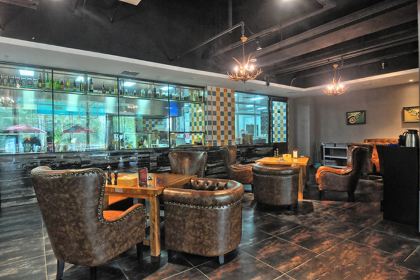 Shi Jia Niu Ba Cheng