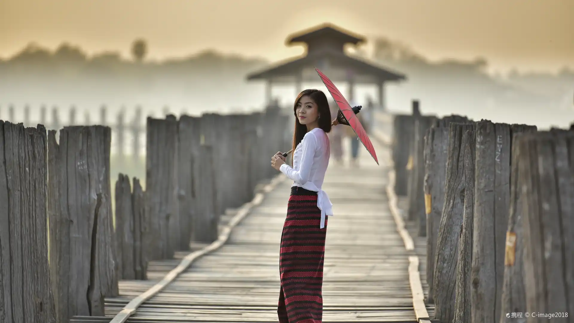 Hotels near U Bein Bridge