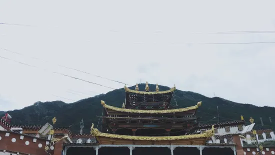 噶丹桑披羅布嶺寺