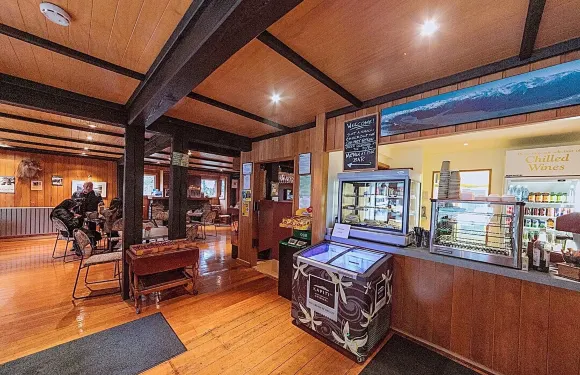 Wobbly Kea Cafe & Bar