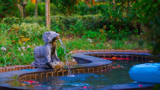 Sanlifanzhen Hot Spring Villa