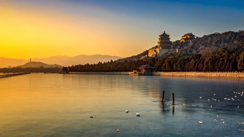 Kunming Lake