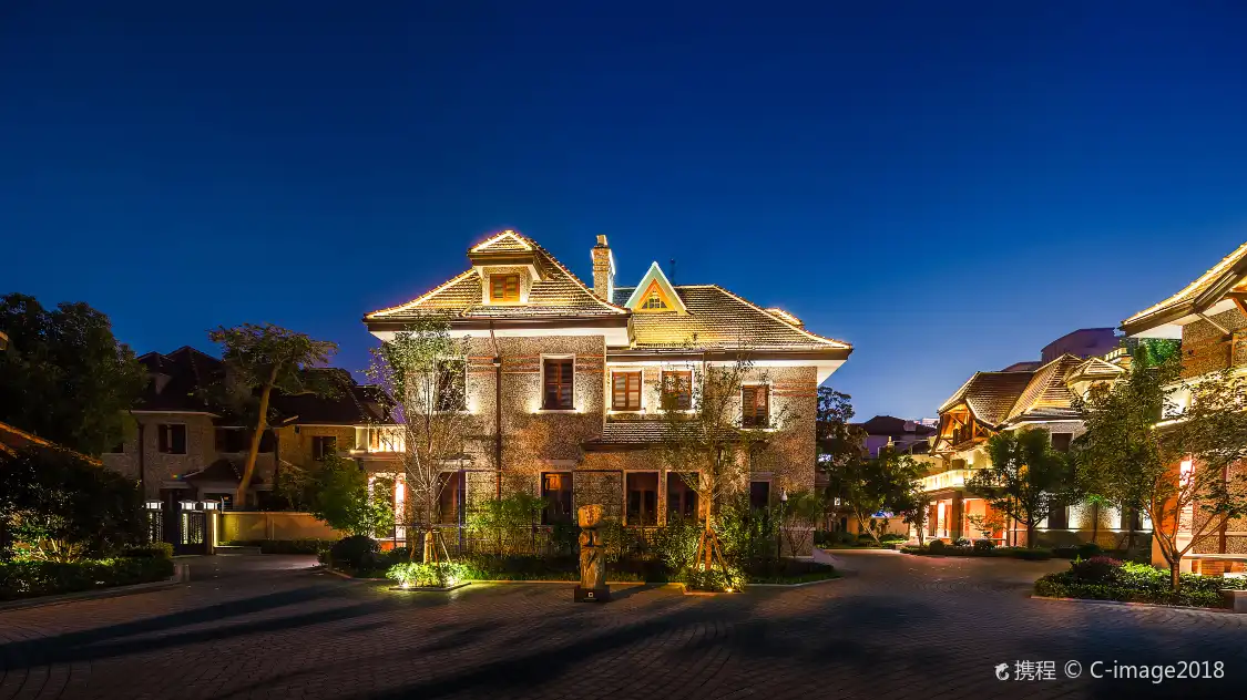 Hotels near Sinan Mansions