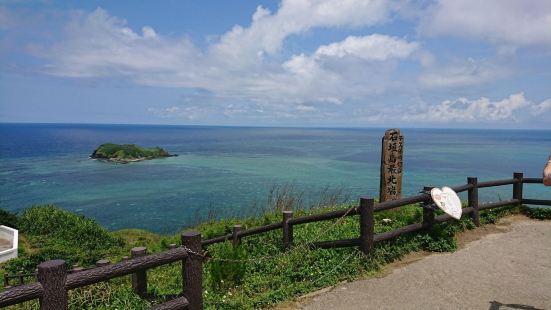 平久保崎平久保崎灯塔位于石垣岛的最北端,有着美丽的、由高处俯