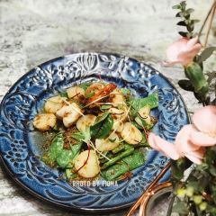 Queen·Cheuk Yuet User Photo