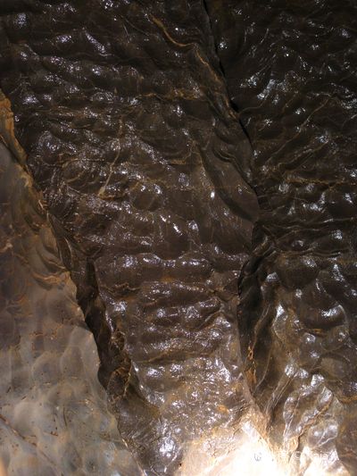 Cross cave