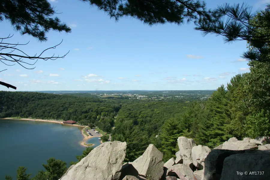 Devil's Lake State Park